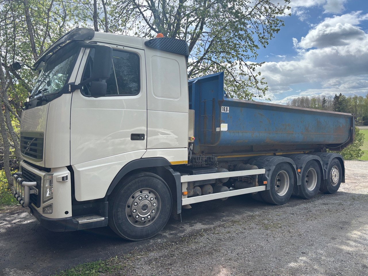 Volvo FH - Camião polibenne: foto 1 Volvo FH - Camião polibenne: foto 1