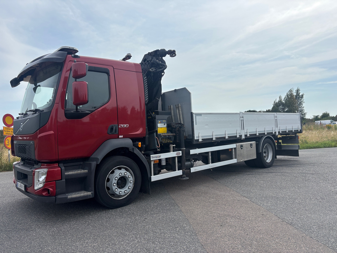Volvo FL280 - Camião grua: foto 1 Volvo FL280 - Camião grua: foto 1