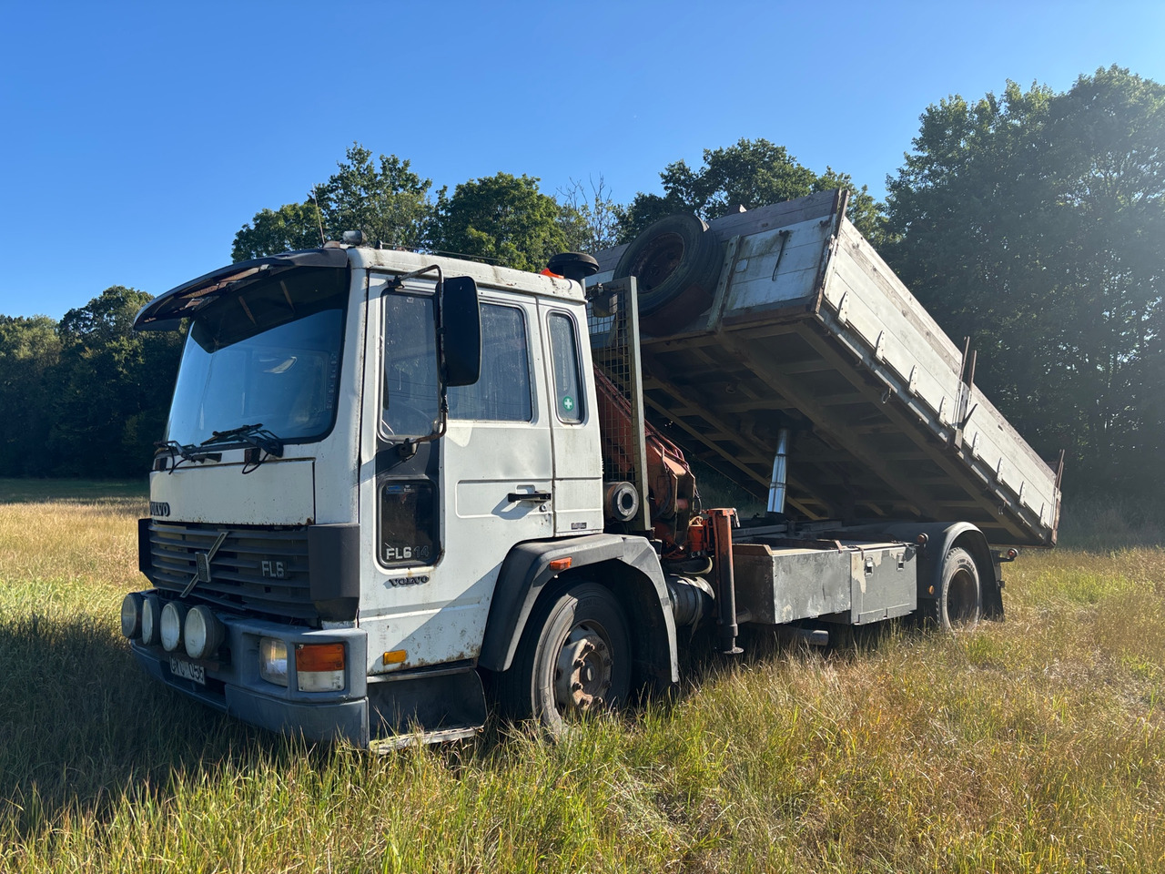 Volvo FL6 - Camião grua: foto 1 Volvo FL6 - Camião grua: foto 1