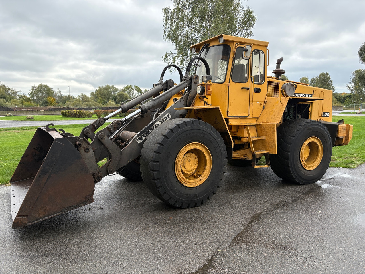 Volvo L120 - Pá carregadora de rodas: foto 1 Volvo L120 - Pá carregadora de rodas: foto 1