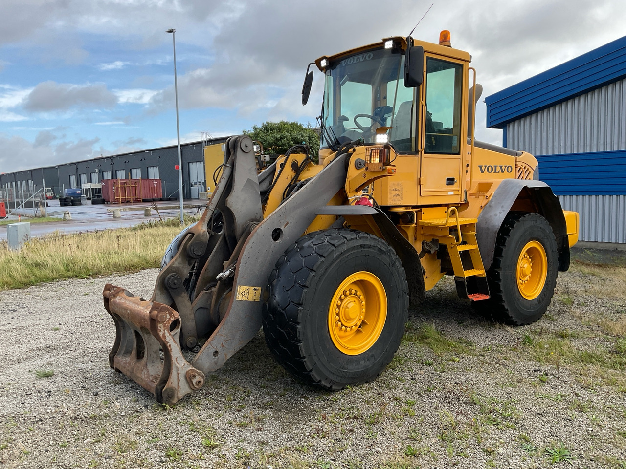 Volvo L90E - Pá carregadora de rodas: foto 1 Volvo L90E - Pá carregadora de rodas: foto 1
