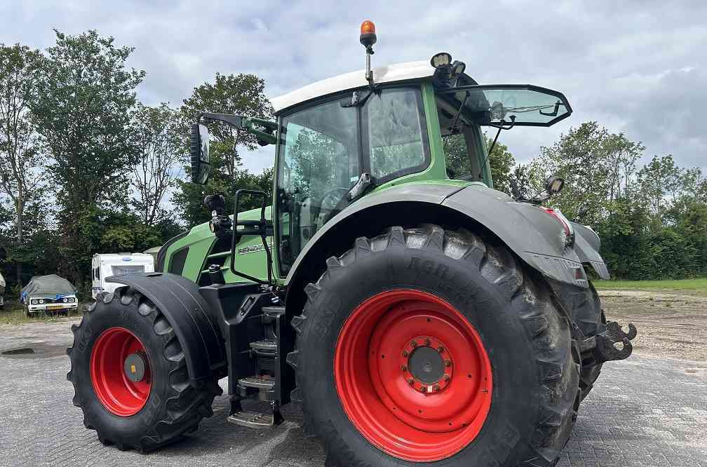 Fendt 828 vario profi scr - Trator: foto 2 Fendt 828 vario profi scr - Trator: foto 2