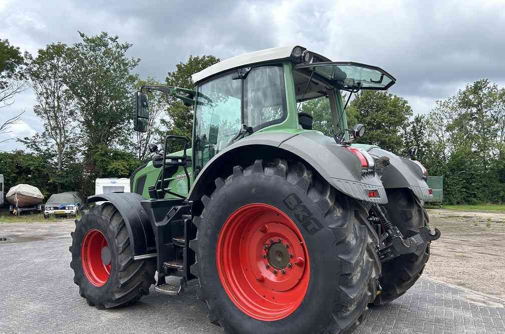 Fendt 828 vario profi scr - Trator: foto 2 Fendt 828 vario profi scr - Trator: foto 2