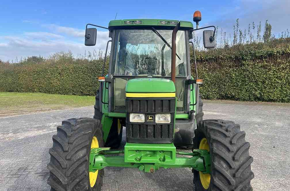John Deere 6110 - Trator: foto 5 John Deere 6110 - Trator: foto 5