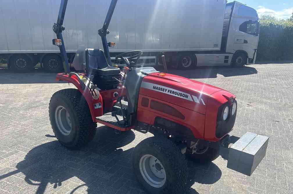 Massey Ferguson 1525 hydrostaat - Trator: foto 5 Massey Ferguson 1525 hydrostaat - Trator: foto 5