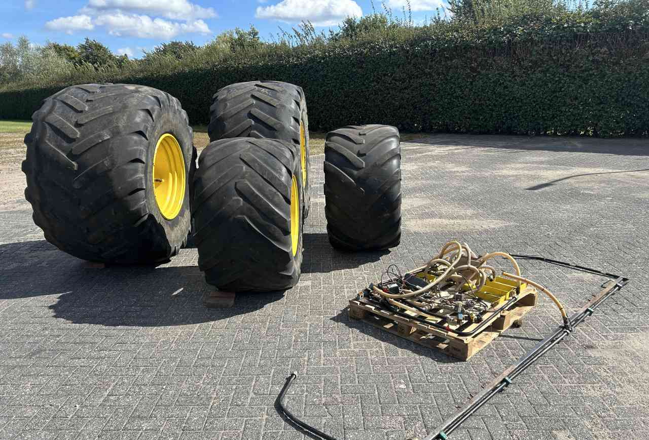 Michelin 1050/50x32 en 750/50x26 luchtdrukwissel set - Jantes e pneus por Máquina agrícola: foto 2 Michelin 1050/50x32 en 750/50x26 luchtdrukwissel set - Jantes e pneus por Máquina agrícola: foto 2