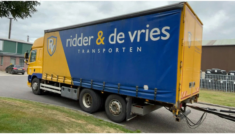 DAF CF 85.410 Schuifzijlen wagen 6x2 Daf CF85 - Camião furgão: foto 4 DAF CF 85.410 Schuifzijlen wagen 6x2 Daf CF85 - Camião furgão: foto 4