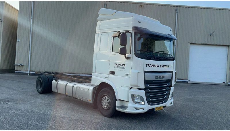 DAF XF 440 nette XF106 Chassis cabine - Camião chassi: foto 3 DAF XF 440 nette XF106 Chassis cabine - Camião chassi: foto 3