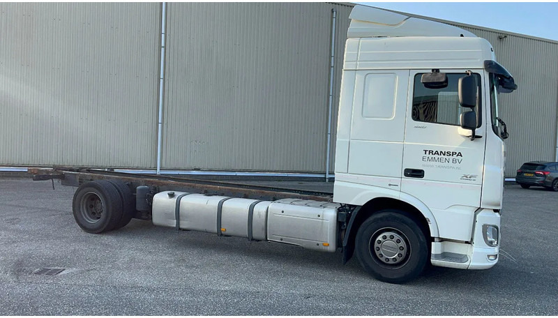 DAF XF 440 nette XF106 Chassis cabine - Camião chassi: foto 4 DAF XF 440 nette XF106 Chassis cabine - Camião chassi: foto 4
