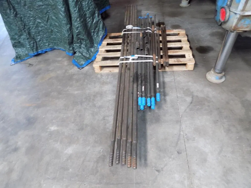 Diversen Sandvik Atlas copco Halco Drill Head rock bit 3.5 and 4 inch - Máquina de perfuração: foto 4 Diversen Sandvik Atlas copco Halco Drill Head rock bit 3.5 and 4 inch - Máquina de perfuração: foto 4