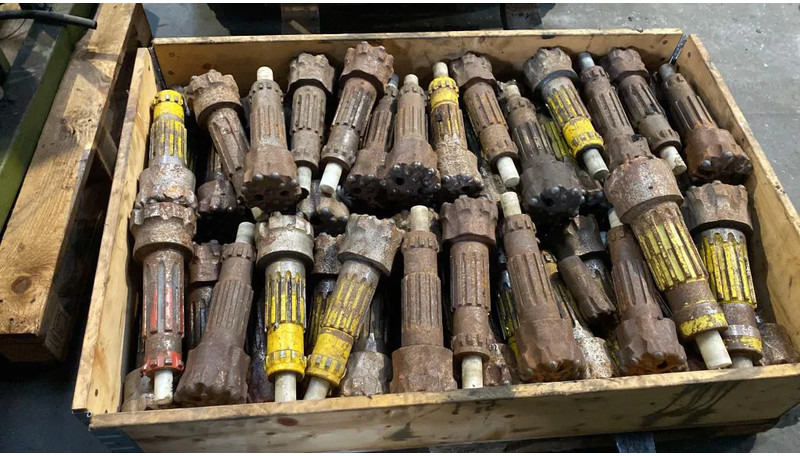 Diversen Sandvik Atlas copco Halco Drill Head rock bit 3.5 and 4 inch - Máquina de perfuração: foto 1 Diversen Sandvik Atlas copco Halco Drill Head rock bit 3.5 and 4 inch - Máquina de perfuração: foto 1