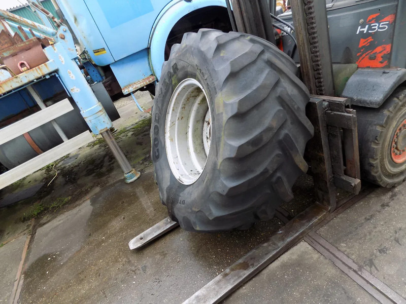 GOOD YEAR banden met velg good year banden met velg 540/65 R 24 - Ceifeira debulhadora: foto 5 GOOD YEAR banden met velg good year banden met velg 540/65 R 24 - Ceifeira debulhadora: foto 5