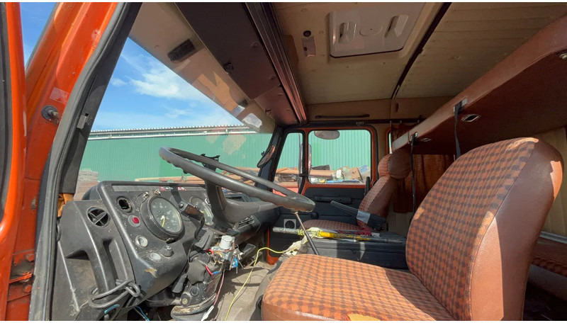 Mercedes-Benz NG Mercedes benz NG 1213 Box truck - Camião furgão: foto 4 Mercedes-Benz NG Mercedes benz NG 1213 Box truck - Camião furgão: foto 4