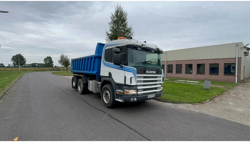 Scania P124-400 Scania P124 - 400 3 zijden kipper - Camião basculante: foto 1 Scania P124-400 Scania P124 - 400 3 zijden kipper - Camião basculante: foto 1