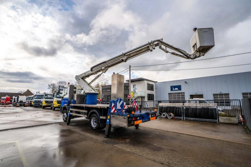 Iveco 130E18 + COMET 165 TA - Caminhão com plataforma aérea: foto 4 Iveco 130E18 + COMET 165 TA - Caminhão com plataforma aérea: foto 4