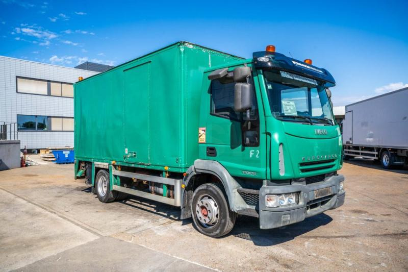 Iveco EUROCARGO 120E18 - Camião furgão: foto 2 Iveco EUROCARGO 120E18 - Camião furgão: foto 2