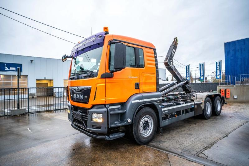 MAN TGS 33.420 BB - Camião polibenne: foto 1 MAN TGS 33.420 BB - Camião polibenne: foto 1