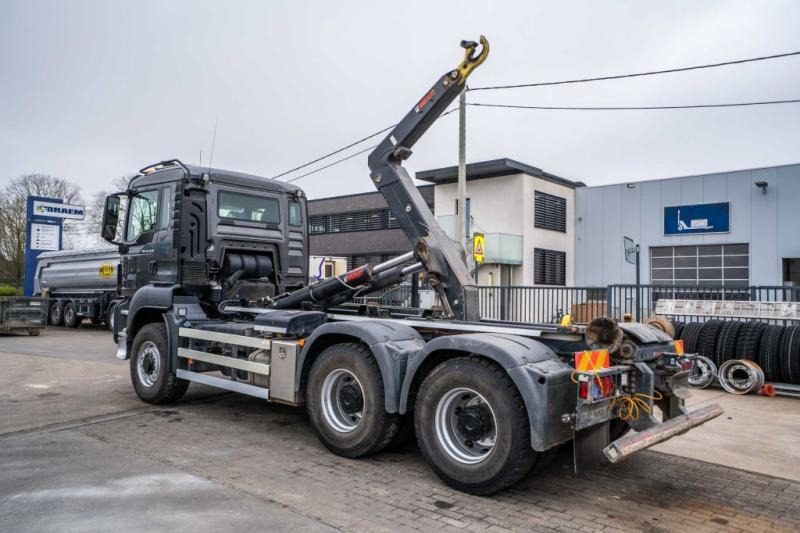 MAN TGS 33.470 BL-6x6H - Camião polibenne: foto 4 MAN TGS 33.470 BL-6x6H - Camião polibenne: foto 4