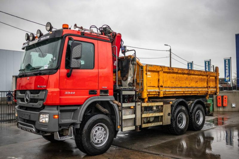 Mercedes ACTROS 3344 AK - HMF1643 Z2 - Camião basculante, Camião grua: foto 1 Mercedes ACTROS 3344 AK - HMF1643 Z2 - Camião basculante, Camião grua: foto 1