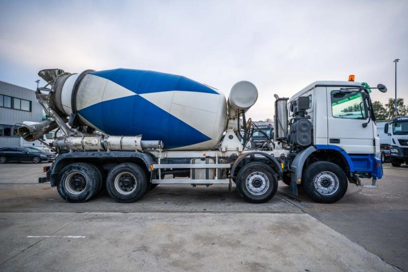 Mercedes ACTROS 4141 BB-MP2 + MIXER 9M3 - Camião betoneira: foto 3 Mercedes ACTROS 4141 BB-MP2 + MIXER 9M3 - Camião betoneira: foto 3