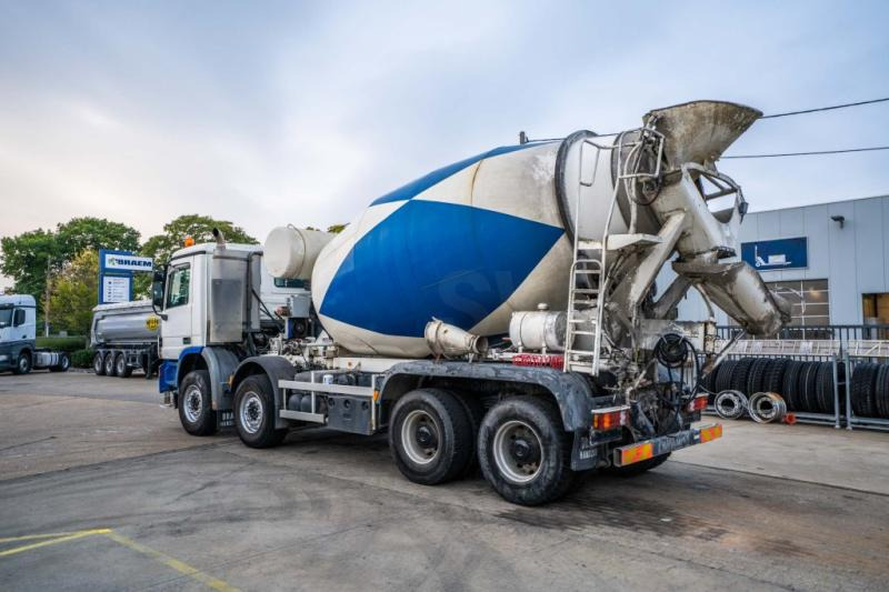 Mercedes ACTROS 4141 BB-MP2 + MIXER 9M3 - Camião betoneira: foto 5 Mercedes ACTROS 4141 BB-MP2 + MIXER 9M3 - Camião betoneira: foto 5