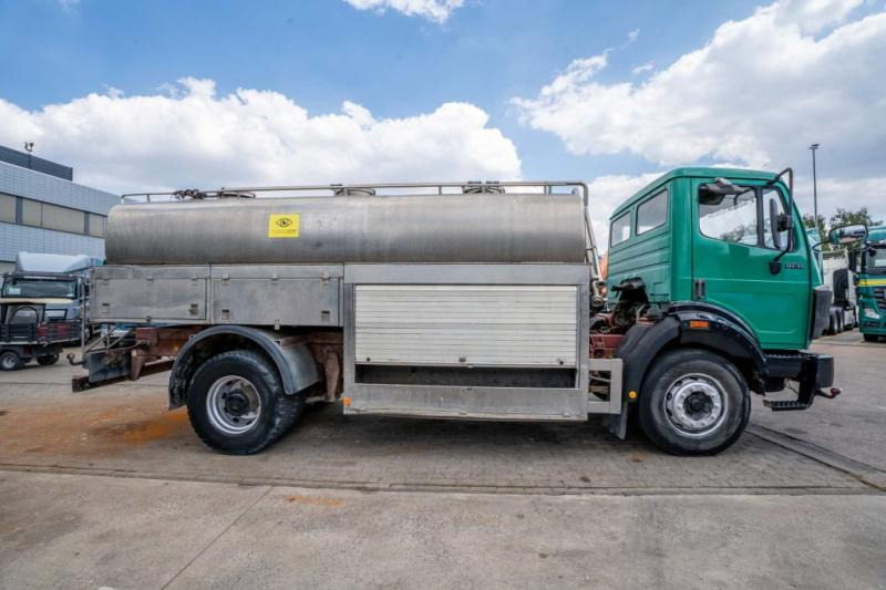 Mercedes SK 1831 L - WATER/EAU-11.500 L/3 Comp. - Caminhão tanque: foto 3 Mercedes SK 1831 L - WATER/EAU-11.500 L/3 Comp. - Caminhão tanque: foto 3