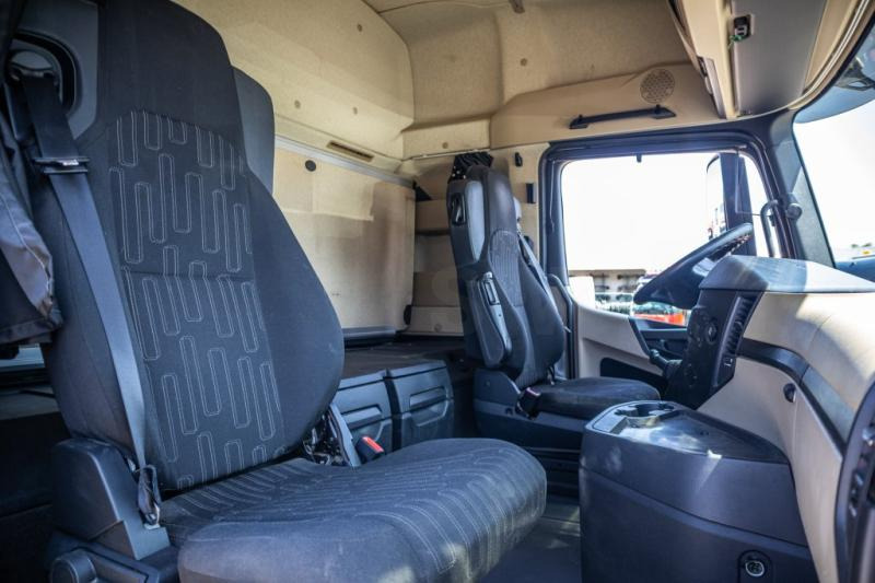 Tractor Mercedes AROCS 1845 HAD - 4X4 + HYDR.: foto 9