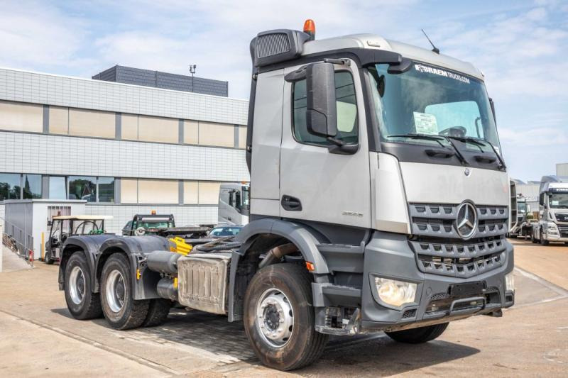 Mercedes AROCS 2645 BLS-6X4 - Tractor: foto 2 Mercedes AROCS 2645 BLS-6X4 - Tractor: foto 2
