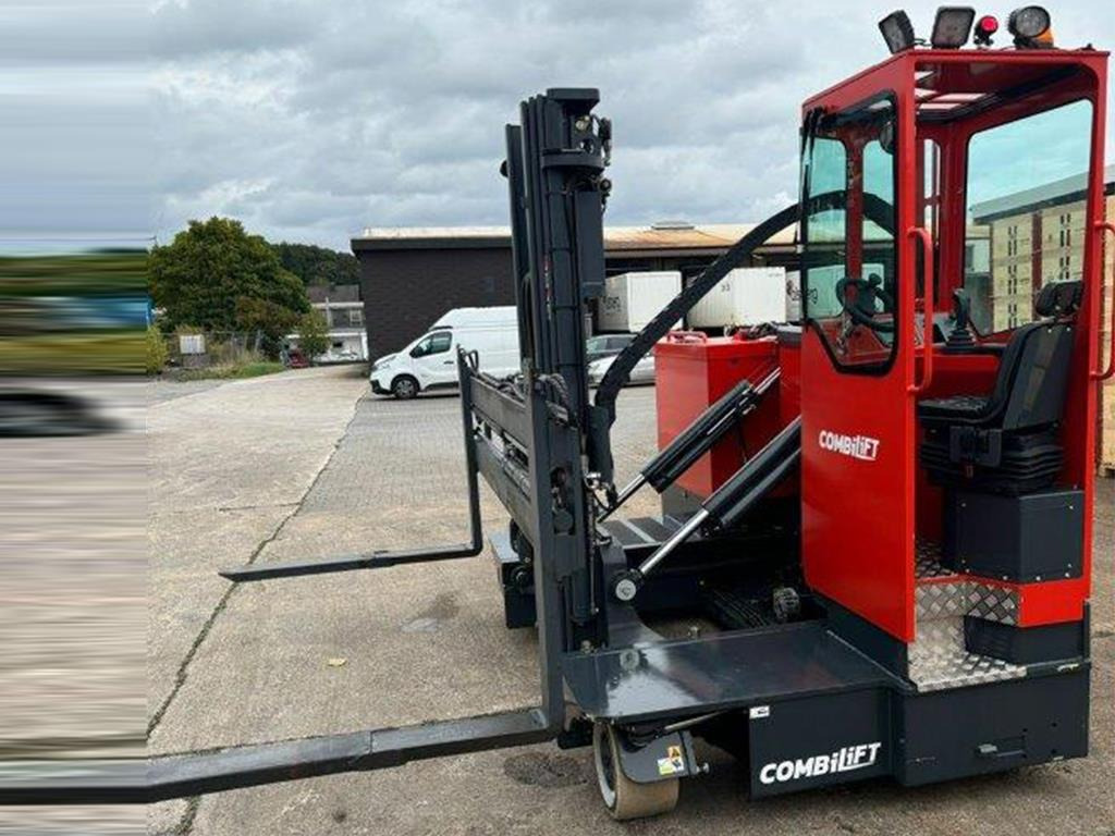 Combilift C3000 STE - TRIPLEX - Empilhador de 4 vias: foto 2 Combilift C3000 STE - TRIPLEX - Empilhador de 4 vias: foto 2