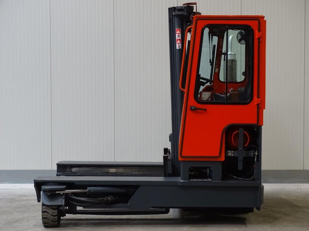 Combilift C5000L - TRIPLEX - Empilhador de 4 vias: foto 1 Combilift C5000L - TRIPLEX - Empilhador de 4 vias: foto 1