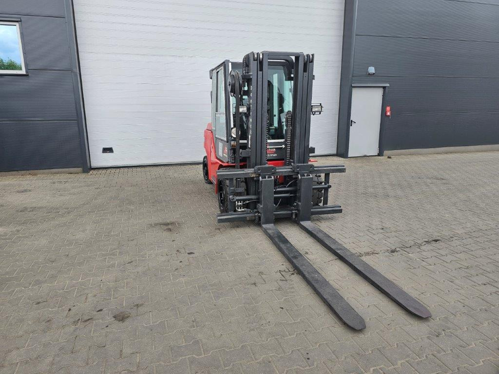 Dan Truck 8450DG Container-Indoor-Stapler -TRIPLEX - Empilhadeira a diesel: foto 5 Dan Truck 8450DG Container-Indoor-Stapler -TRIPLEX - Empilhadeira a diesel: foto 5