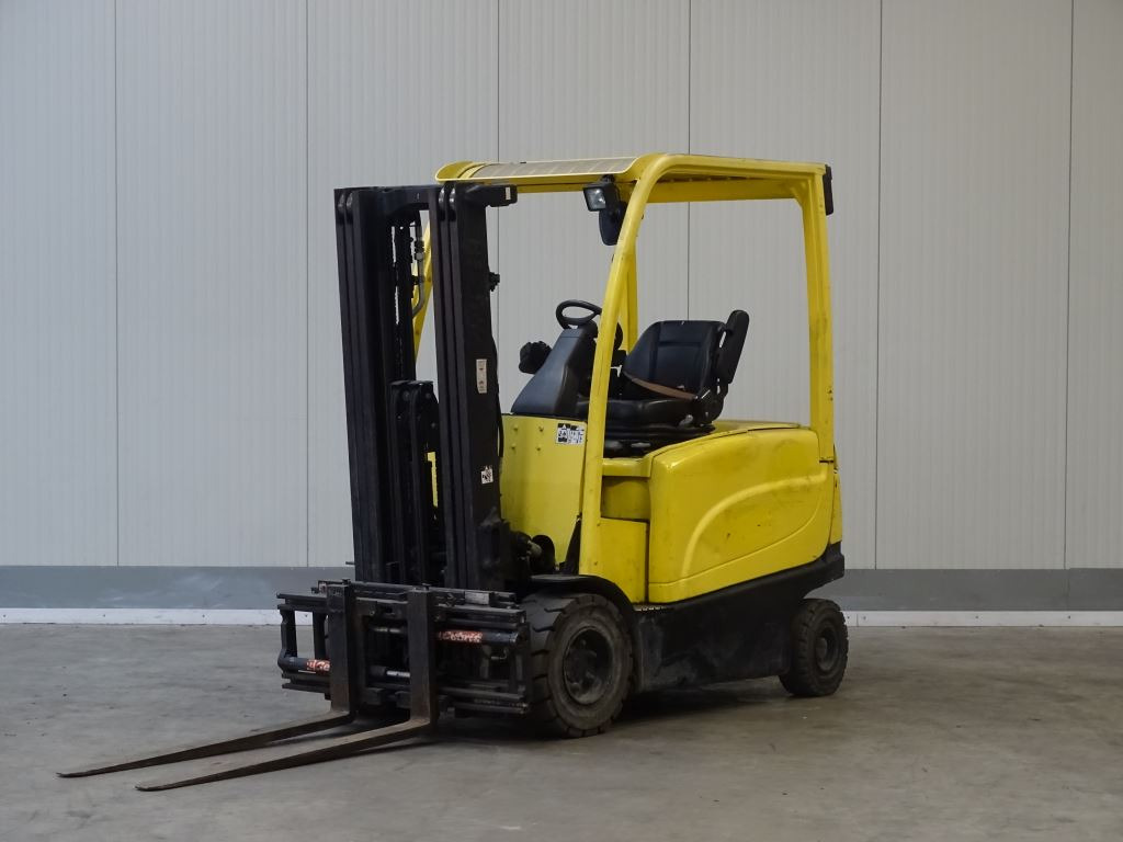 Hyster J2.5XN - TRIPLEX - Empilhadeira elétrica: foto 1 Hyster J2.5XN - TRIPLEX - Empilhadeira elétrica: foto 1