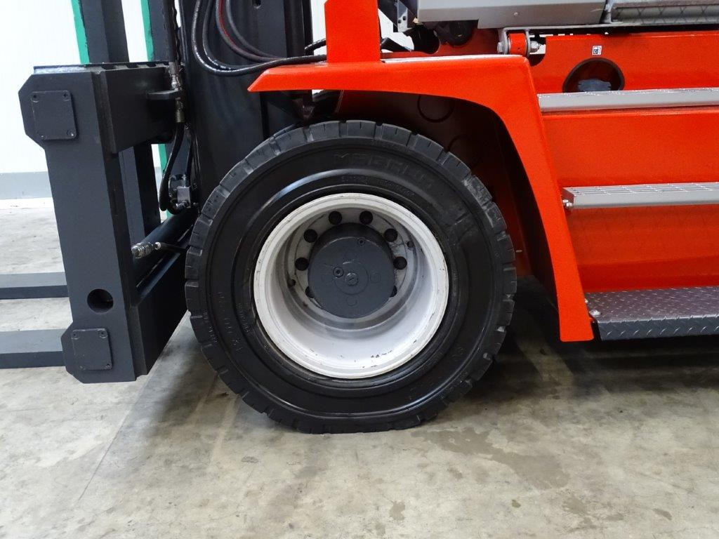 Kalmar DCE120-6 - Empty Containers Handler - Empilhadeira a diesel: foto 2 Kalmar DCE120-6 - Empty Containers Handler - Empilhadeira a diesel: foto 2