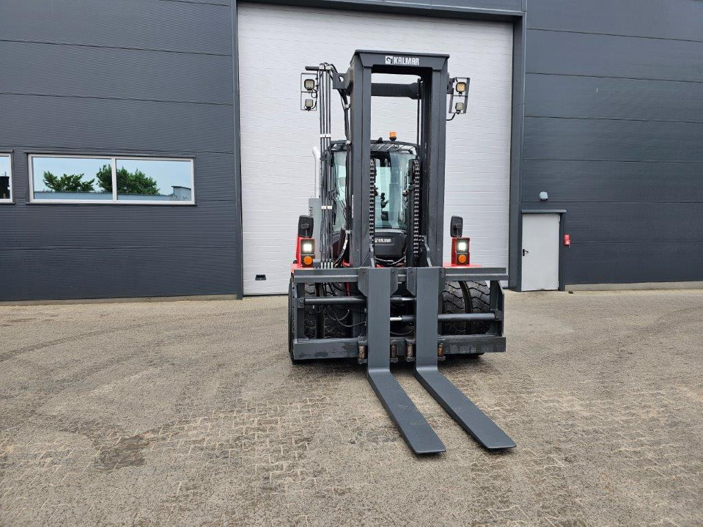 Kalmar DCG150-6 - FREIHUB - Empilhadeira a diesel: foto 4 Kalmar DCG150-6 - FREIHUB - Empilhadeira a diesel: foto 4