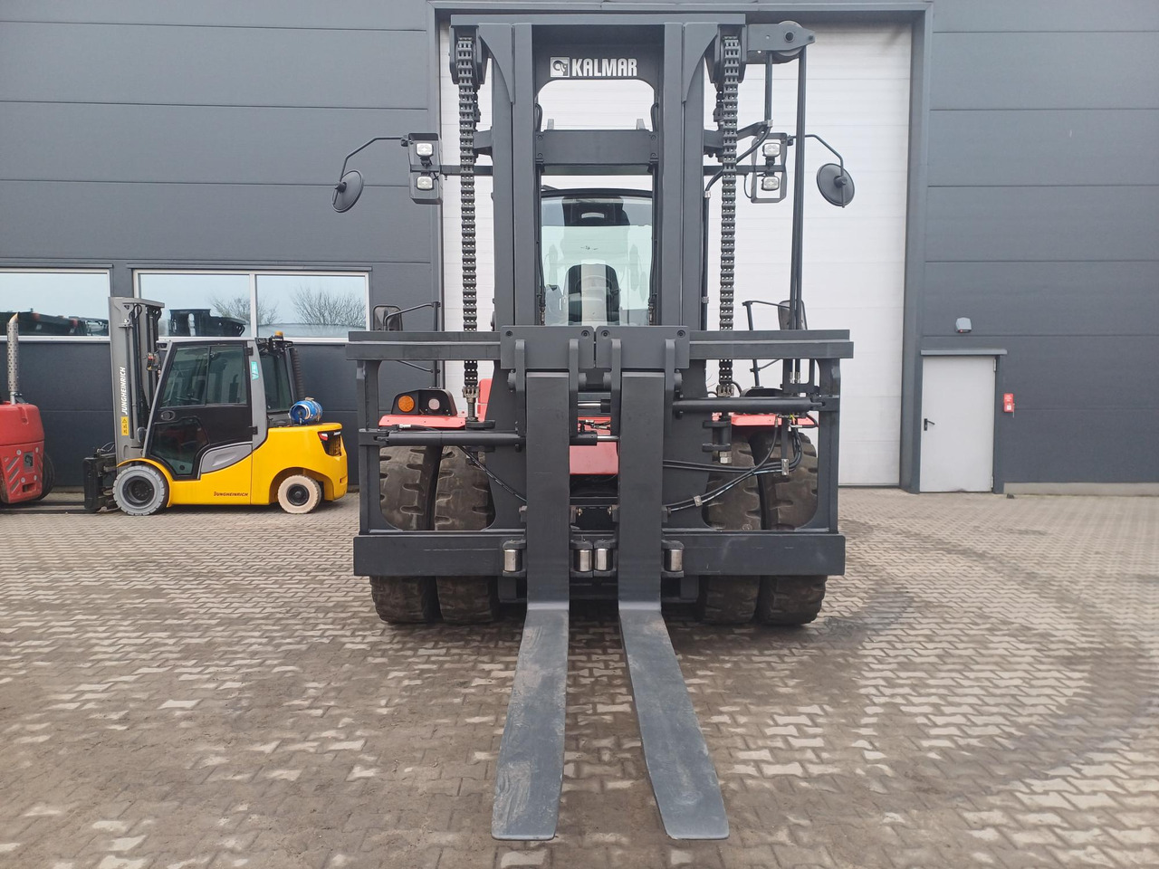 Kalmar DCG250-12LB - Empilhadeira a diesel: foto 5 Kalmar DCG250-12LB - Empilhadeira a diesel: foto 5