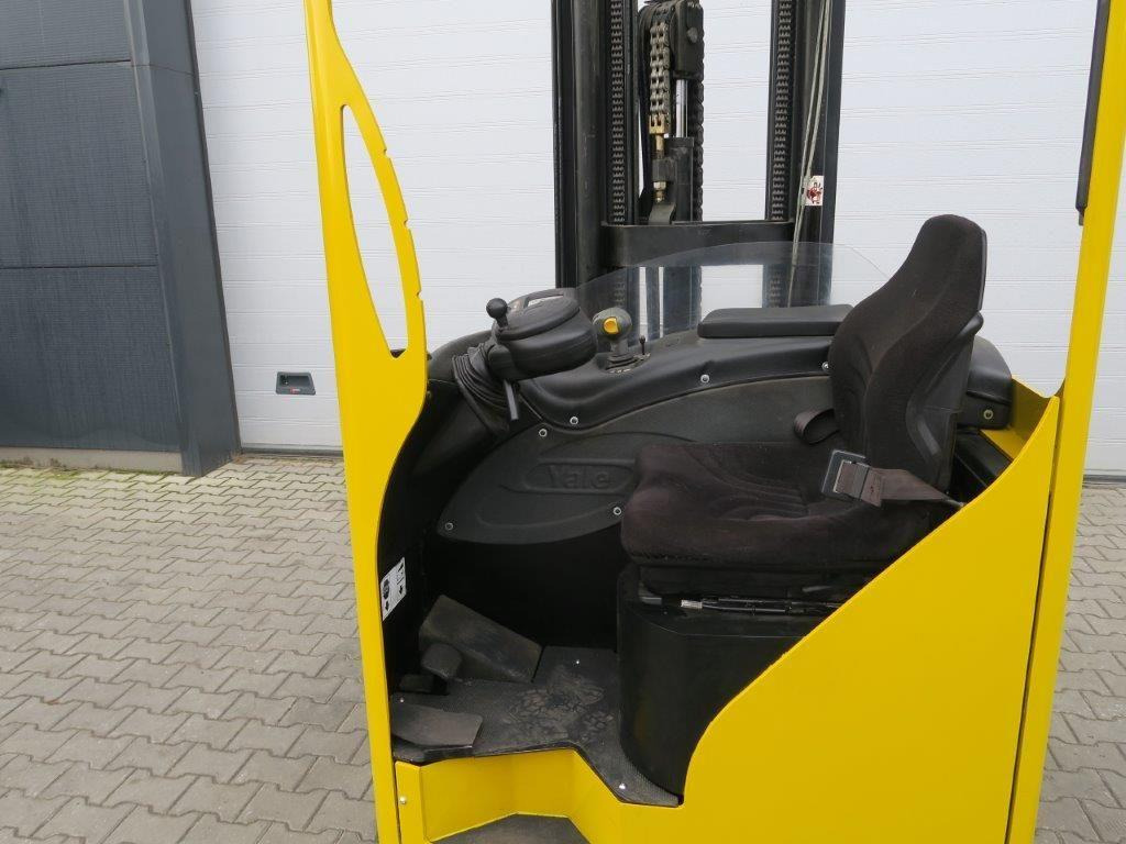 Yale MR14H - TRIPLEX - Empilhador retráctil: foto 5 Yale MR14H - TRIPLEX - Empilhador retráctil: foto 5