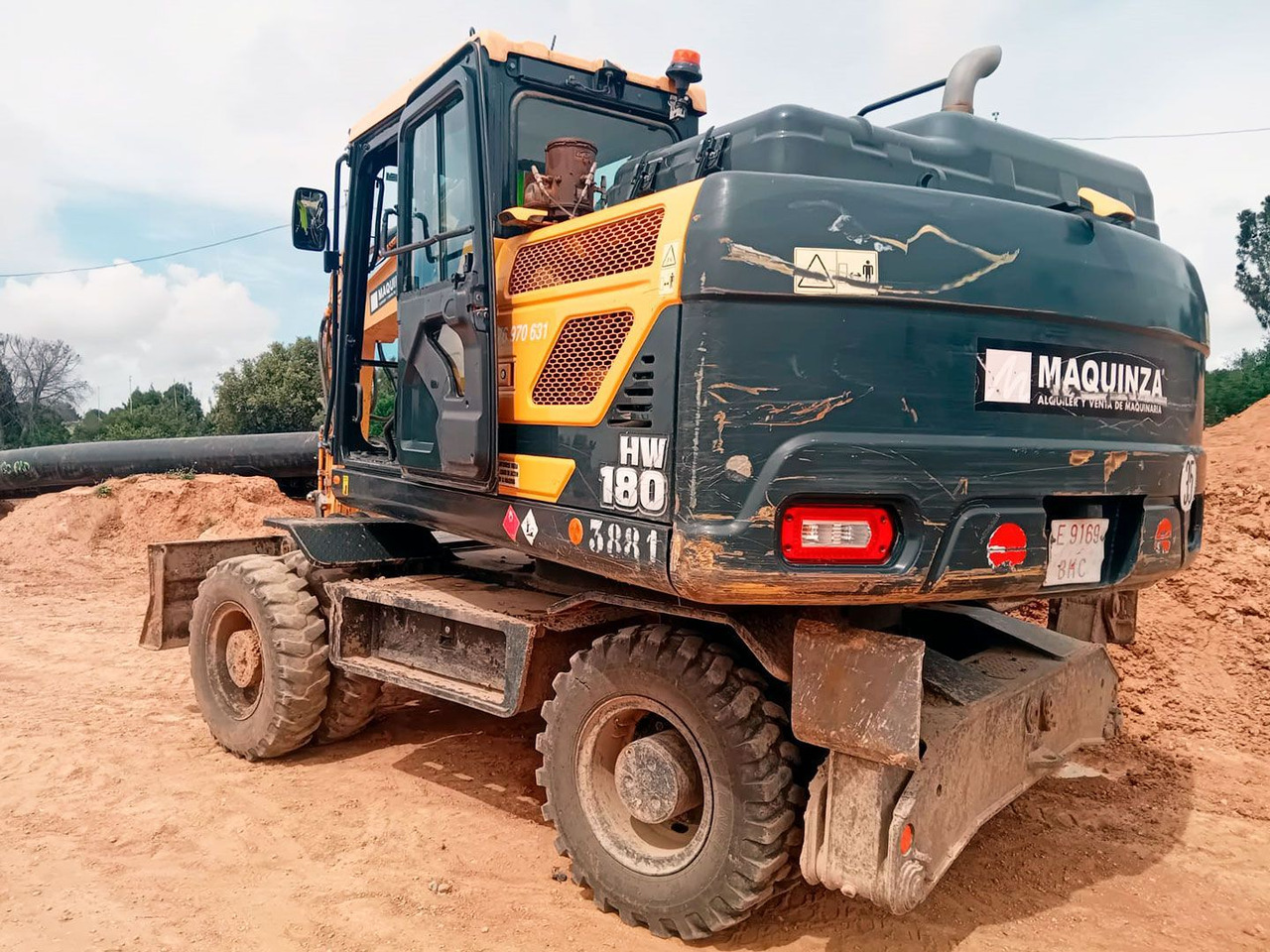 Escavadeira de rodas HYUNDAI HW180: foto 6