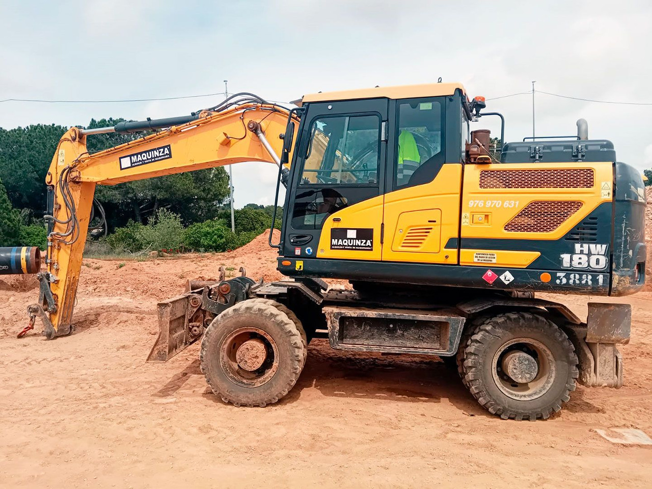 Escavadeira de rodas HYUNDAI HW180: foto 7