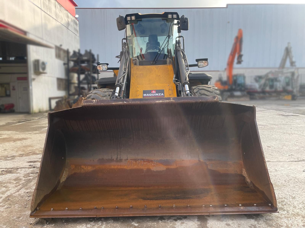 Pá carregadora de rodas JCB 427 HT S5: foto 8
