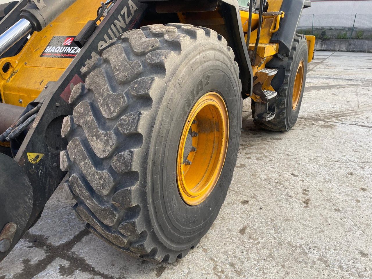Pá carregadora de rodas JCB 427 HT S5: foto 13