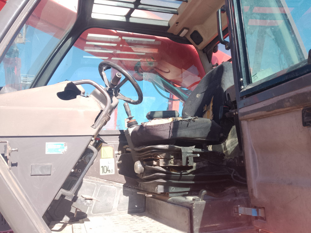 Empilhador telescópico MANITOU MRT1635: foto 12 Empilhador telescópico MANITOU MRT1635: foto 12