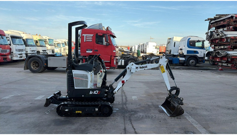 Bobcat E10 Z (BE MACHINE / 438H / MIN WIDTH 0.73M / TOP CONDITION) - Mini escavadeira: foto 4 Bobcat E10 Z (BE MACHINE / 438H / MIN WIDTH 0.73M / TOP CONDITION) - Mini escavadeira: foto 4