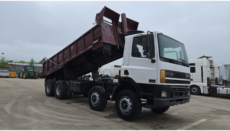 DAF 85 CF 340 (EURO 2 / MANUAL PUMP / STEEL SUSP. / POSSIBLE AS CHASSIS / 8X4) - Camião basculante: foto 3 DAF 85 CF 340 (EURO 2 / MANUAL PUMP / STEEL SUSP. / POSSIBLE AS CHASSIS / 8X4) - Camião basculante: foto 3
