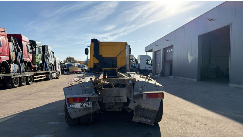 DAF CF 85.360 (BOITE MANUELLE / MANUAL GEARBOX / BIG HUB / GRAND PONT / LAMES / 8X4) - Camião chassi: foto 5 DAF CF 85.360 (BOITE MANUELLE / MANUAL GEARBOX / BIG HUB / GRAND PONT / LAMES / 8X4) - Camião chassi: foto 5