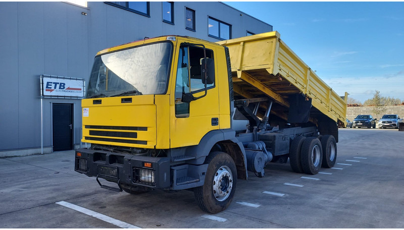 Iveco Eurocargo 260 E 27 (SUSPENSION LAMES / STEEL SUSPENSION / 6X4) - Camião basculante: foto 1 Iveco Eurocargo 260 E 27 (SUSPENSION LAMES / STEEL SUSPENSION / 6X4) - Camião basculante: foto 1