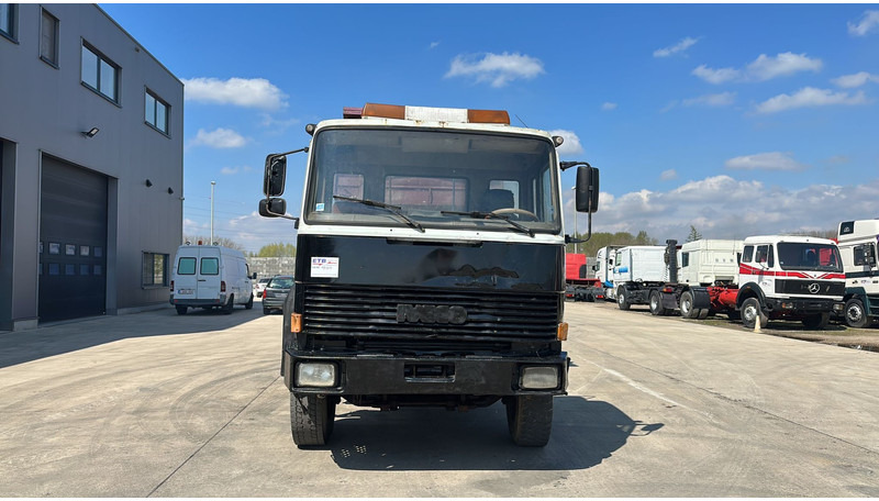 Iveco MAGIRUS 260 - 34 (LIVRAISON GRATUITE AU PORT D'ANVERS / POMPE MANUELLE) - Camião basculante: foto 2 Iveco MAGIRUS 260 - 34 (LIVRAISON GRATUITE AU PORT D'ANVERS / POMPE MANUELLE) - Camião basculante: foto 2