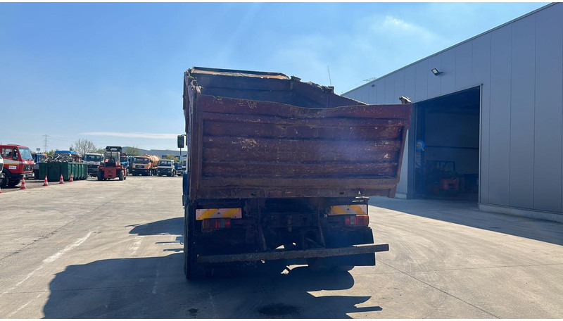 Iveco MAGIRUS 260 - 34 (LIVRAISON GRATUITE AU PORT D'ANVERS / POMPE MANUELLE) - Camião basculante: foto 5 Iveco MAGIRUS 260 - 34 (LIVRAISON GRATUITE AU PORT D'ANVERS / POMPE MANUELLE) - Camião basculante: foto 5