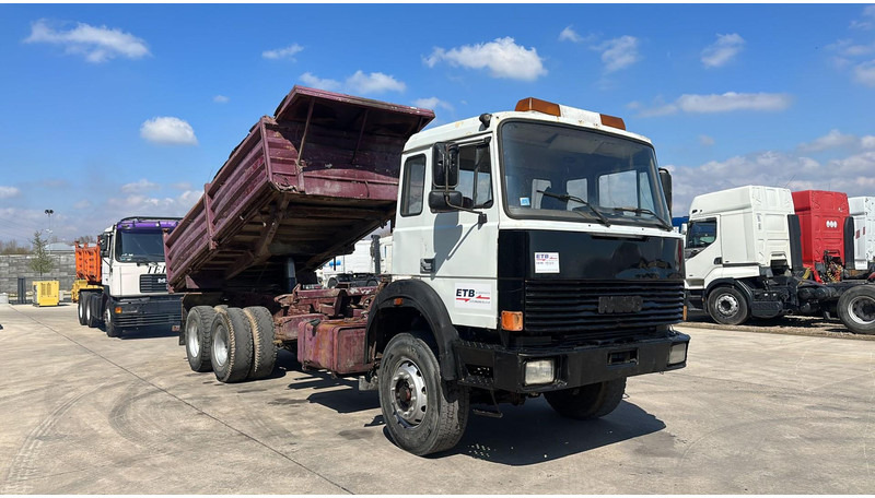 Iveco MAGIRUS 260 - 34 (LIVRAISON GRATUITE AU PORT D'ANVERS / POMPE MANUELLE) - Camião basculante: foto 4 Iveco MAGIRUS 260 - 34 (LIVRAISON GRATUITE AU PORT D'ANVERS / POMPE MANUELLE) - Camião basculante: foto 4