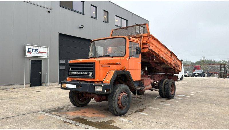 Iveco Magirus 160 - 15 (GRAND PONT / LAMES / 4X4) - Camião basculante: foto 1 Iveco Magirus 160 - 15 (GRAND PONT / LAMES / 4X4) - Camião basculante: foto 1