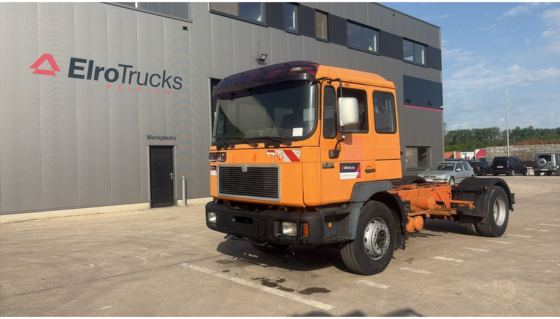 MAN 18.224 (MANUAL PUMP / MANUAL GEARBOX) - Camião chassi: foto 1 MAN 18.224 (MANUAL PUMP / MANUAL GEARBOX) - Camião chassi: foto 1